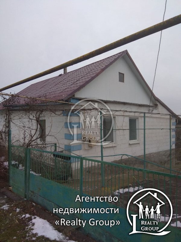 Продам будинок біля річки з прямим виходом в селі Мар'ївка 15 км від Даманського..
